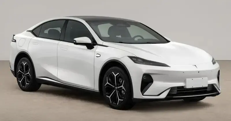 長(zhǎng)安六款新車(chē)齊申報(bào),明年停售燃油車(chē),圍剿比亞迪?