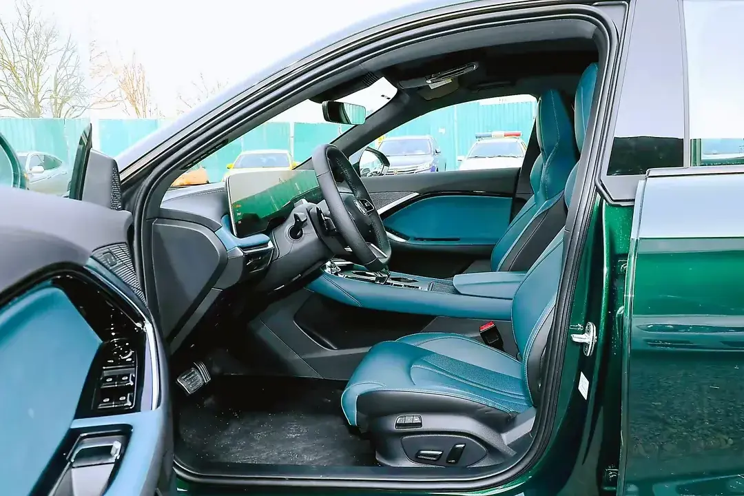 轎跑保養(yǎng)也很省心!這款車和雅閣同級,配電動尾翼,半年保養(yǎng)一次