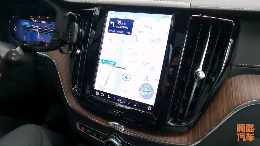 汽車原廠都不帶手機支架,為何小米SU7有?大屏和支架你怎么選