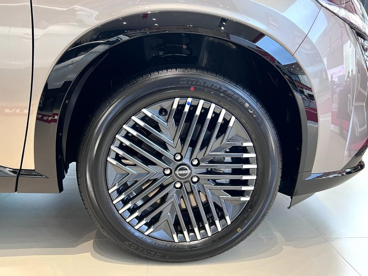 家族旗艦SUV 探店實拍日產探陸 售價23.98萬起生不逢時?