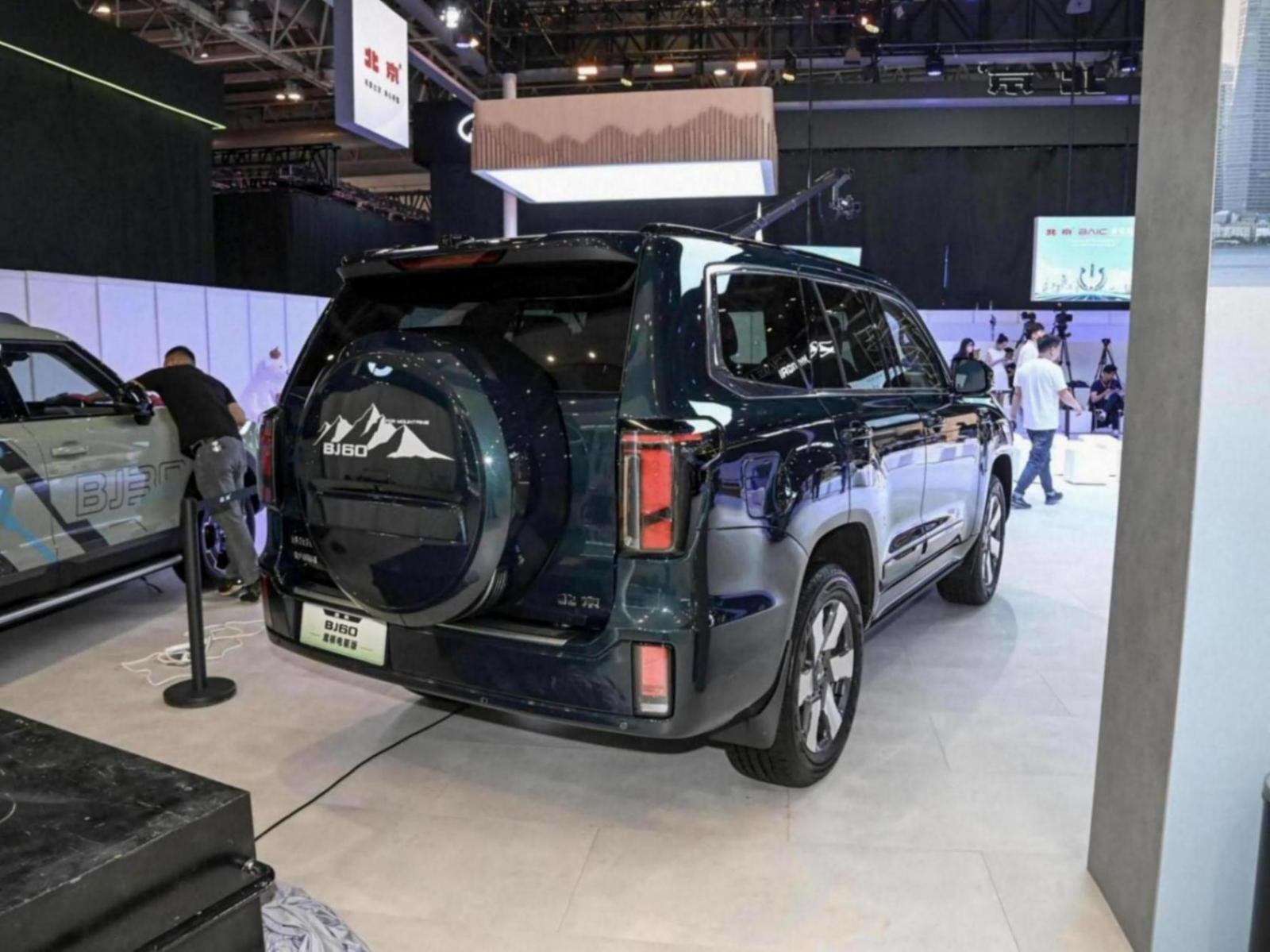 配1.5T增程系統(tǒng) 汽車(chē)BJ60魔核電驅(qū)版下線(xiàn) 續(xù)航1200km