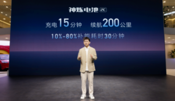 預算10萬左右,五菱星光共創版 純電與比亞迪秦PLUS EV,你選誰?