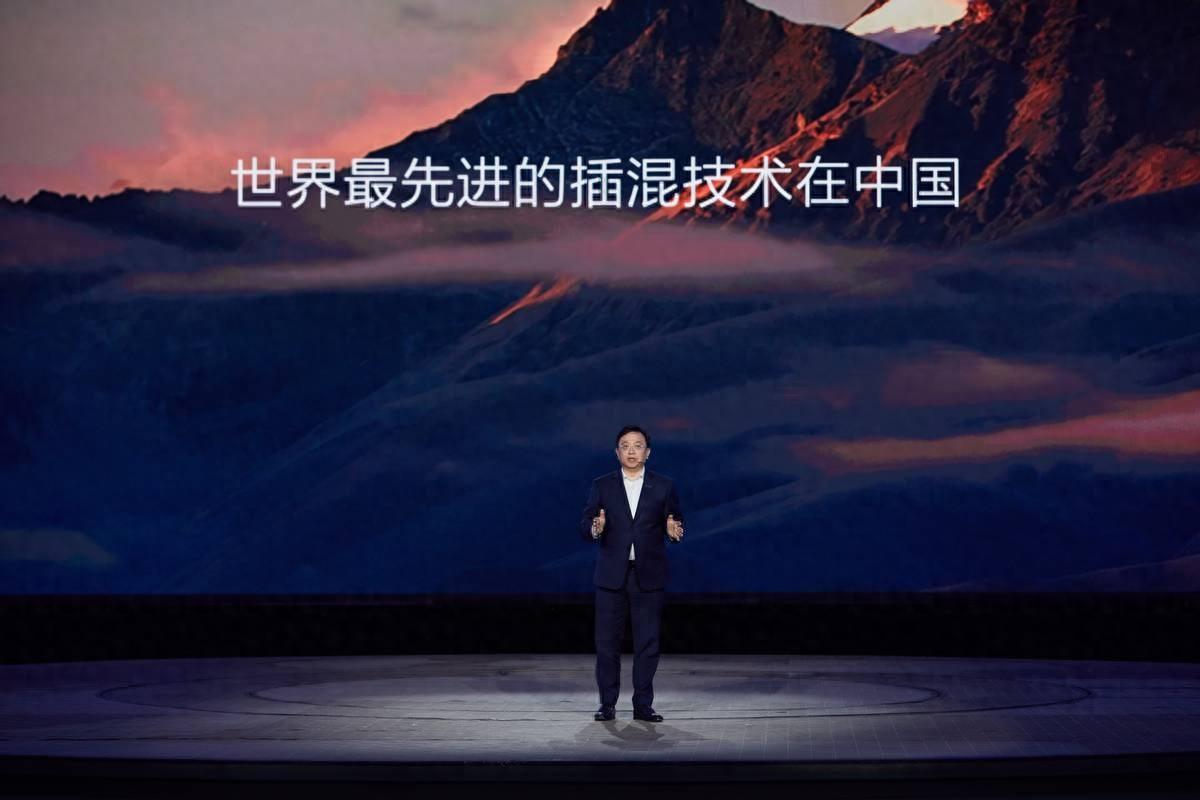 聽了王傳福的演講,終于理解“寧可幾十億打水漂”也要做插混!
