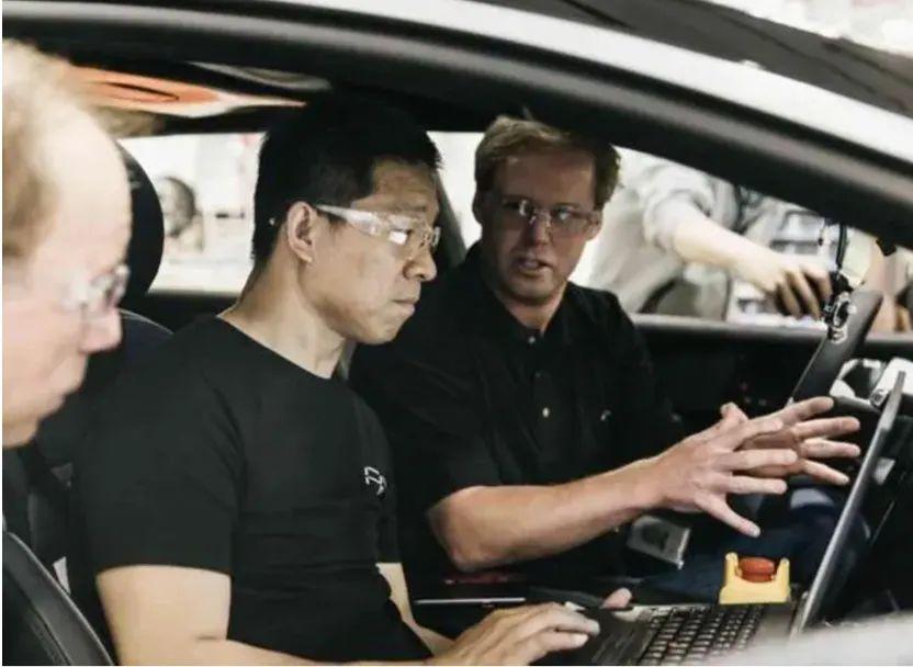 汽車新冷戰(zhàn)的鐵幕已緩緩落下,賈躍亭的橋梁戰(zhàn)略就是刺透陰云的光