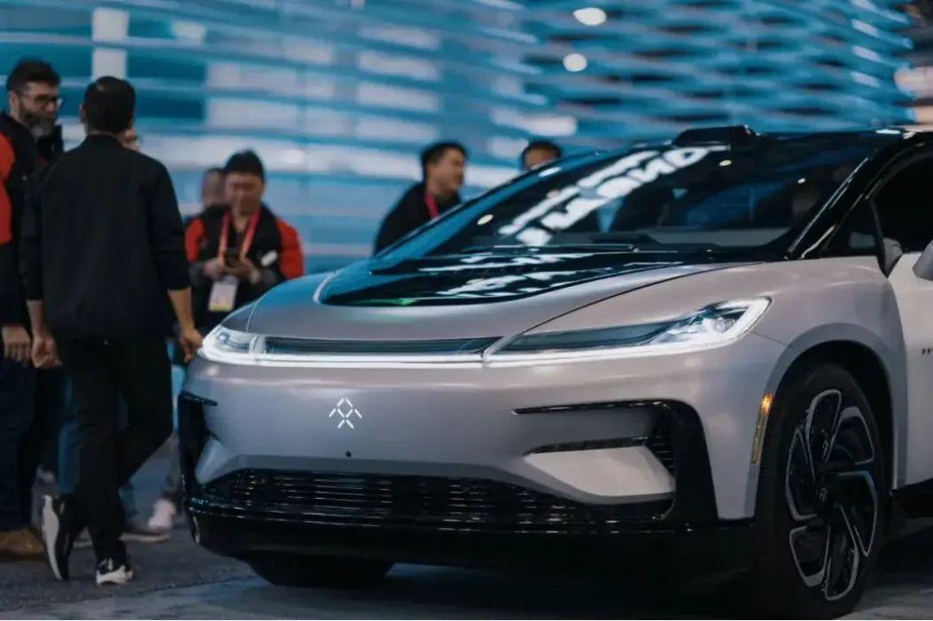 汽車新冷戰(zhàn)的鐵幕已緩緩落下,賈躍亭的橋梁戰(zhàn)略就是刺透陰云的光