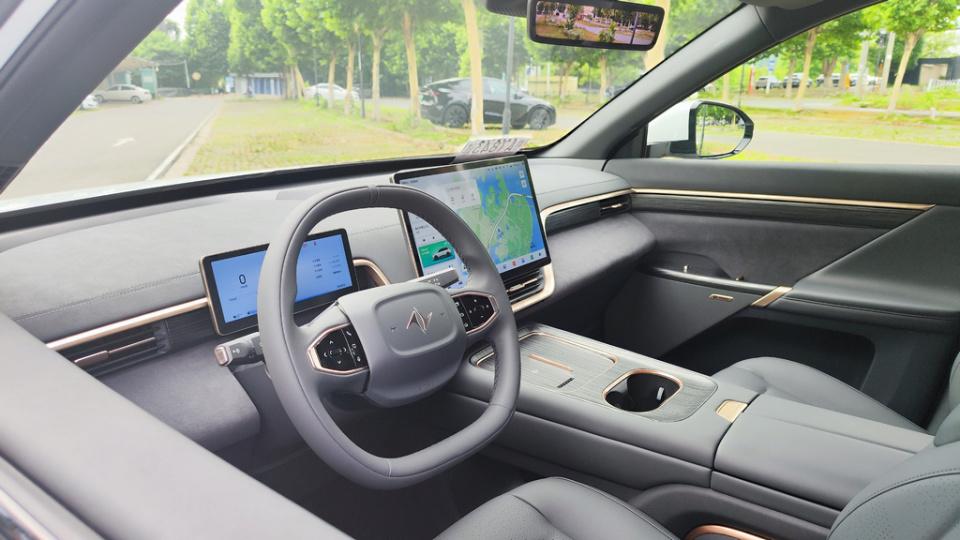 5米車(chē)長(zhǎng)+3米軸距+6座布局,試駕東風(fēng)奕派eπ008
