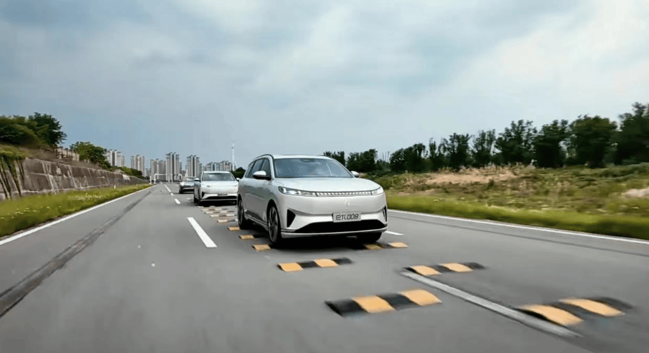 5米車(chē)長(zhǎng)+3米軸距+6座布局,試駕東風(fēng)奕派eπ008