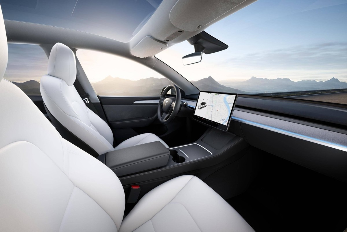 30萬內(nèi)的豪華純電怎么選?極氪001還是特斯拉Model Y?