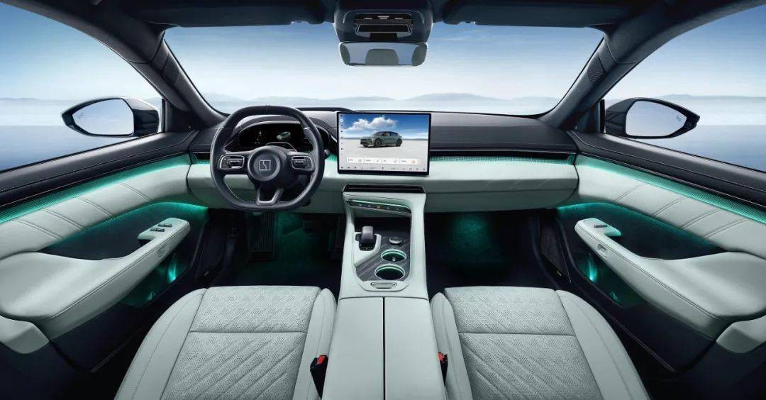 30萬內(nèi)的豪華純電怎么選?極氪001還是特斯拉Model Y?