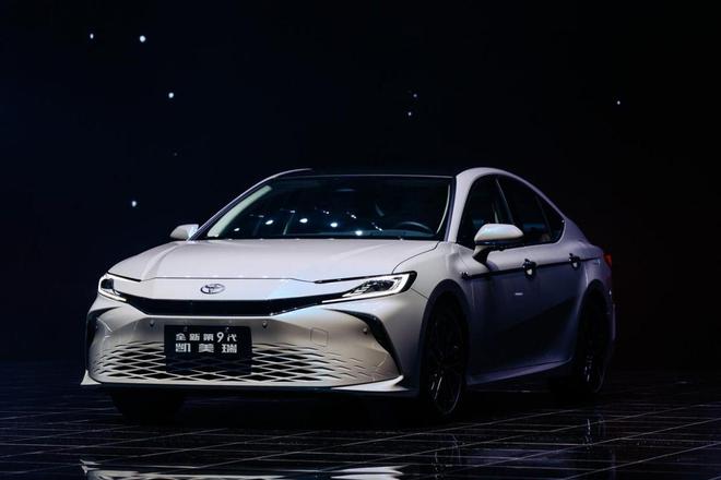 B級(jí)轎車(chē)選購(gòu)指南:新能源逆襲,經(jīng)典依舊,誰(shuí)是你的終極之選?