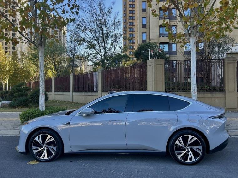 豪華電動車界的新“卷王”:極氪001、蔚來ET5、阿維塔12對比評測