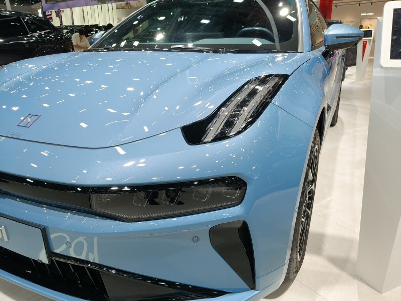 豪華電動車界的新“卷王”:極氪001、蔚來ET5、阿維塔12對比評測