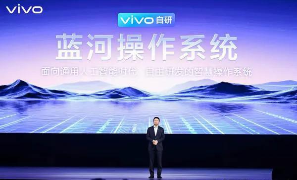 《藍(lán)綠大廠2025終極對(duì)決:三大維度拆解OPPO與vivo真實(shí)差距》