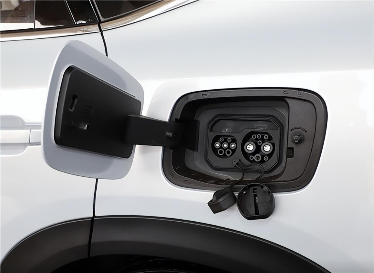 預算 10 萬購新能源 SUV?五菱星光S 太驚艷